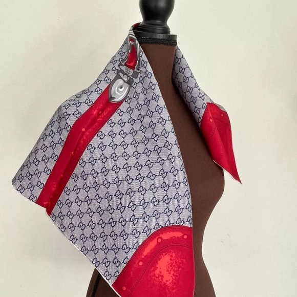 Gucci Gray and Red Scarf - Picture 2 of 12